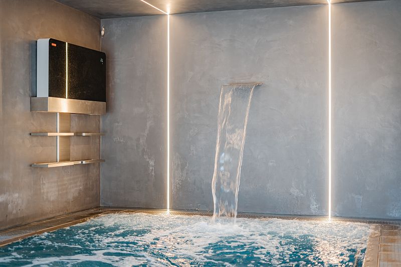 Heated swimming pool