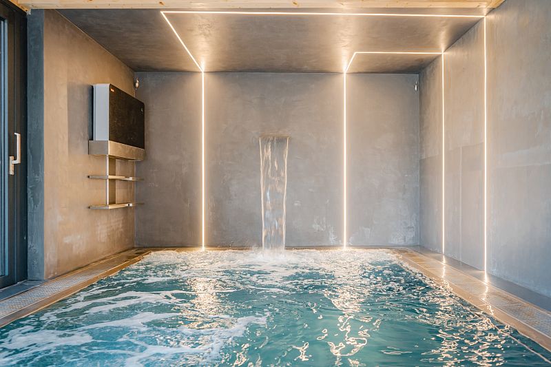 Heated swimming pool